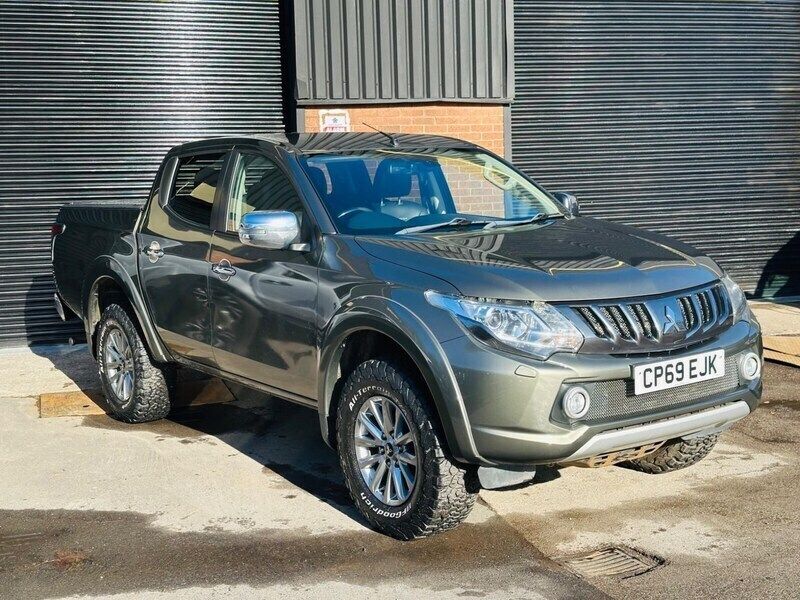 Green Used 2019 Mitsubishi L200 Pickup | £15,995 (Fair price) - Image 1/3