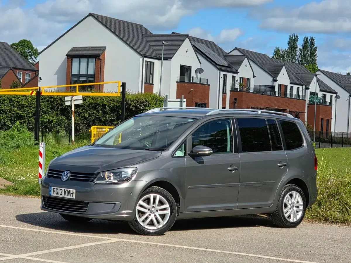 Used VW Touran SE 140 HP (102 kW) 2013 Grey MPV