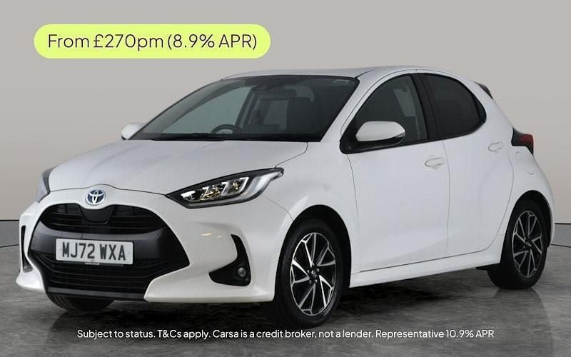Used 2025 Toyota Yaris Hybrid Design Hatchback | £16,530 (Super price) - Image 1/3