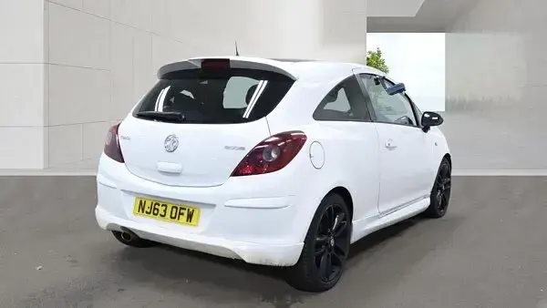 Used Vauxhall Corsa Edition 2013 White Hatchback