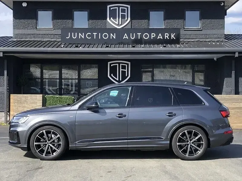 Used Audi Q7 Black Edition 286 HP (210 kW) 2020 Grey SUV