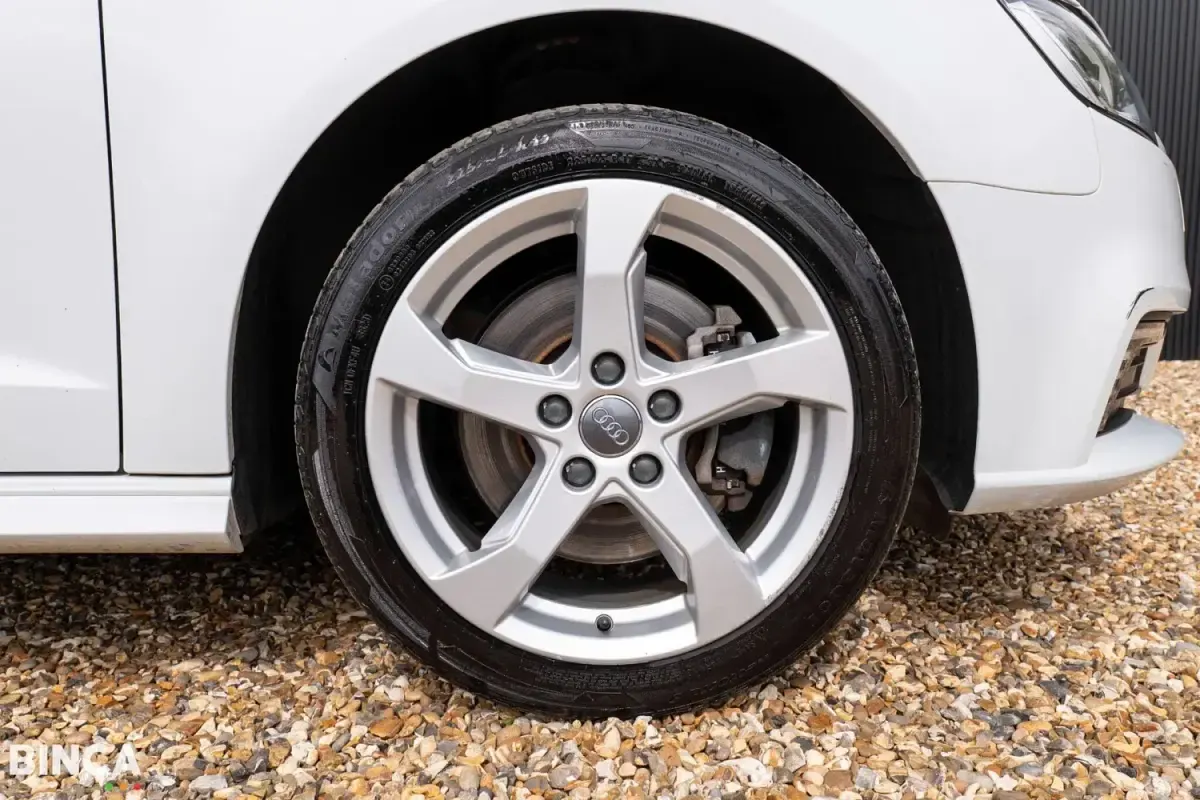 Begagnad Audi A3 Sportback e-tron Advanced 204 HK (150 kW) 2020 Vit Halvkombi