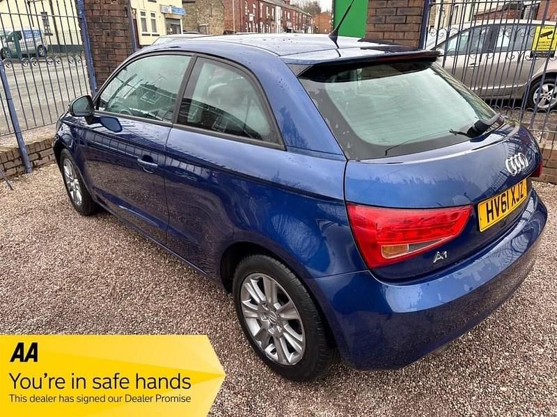 Used Audi A1 103 HP (75 kW) 2011 Blue Hatchback