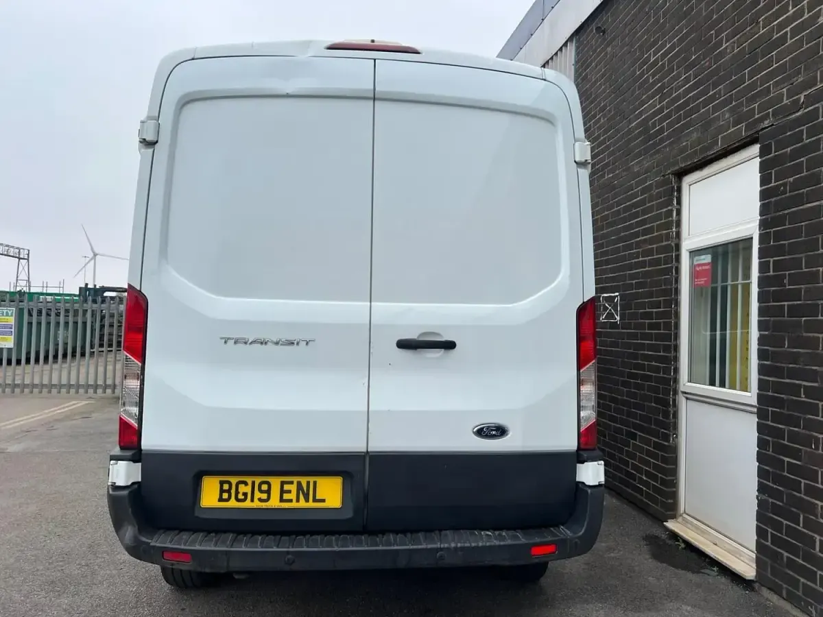 Second-hand Ford Transit 130 CP (95 kW) 2019 Alb Van