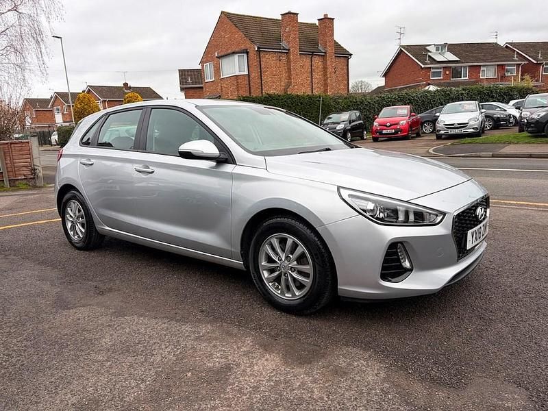 Used Hyundai i30 2018 Silver Hatchback