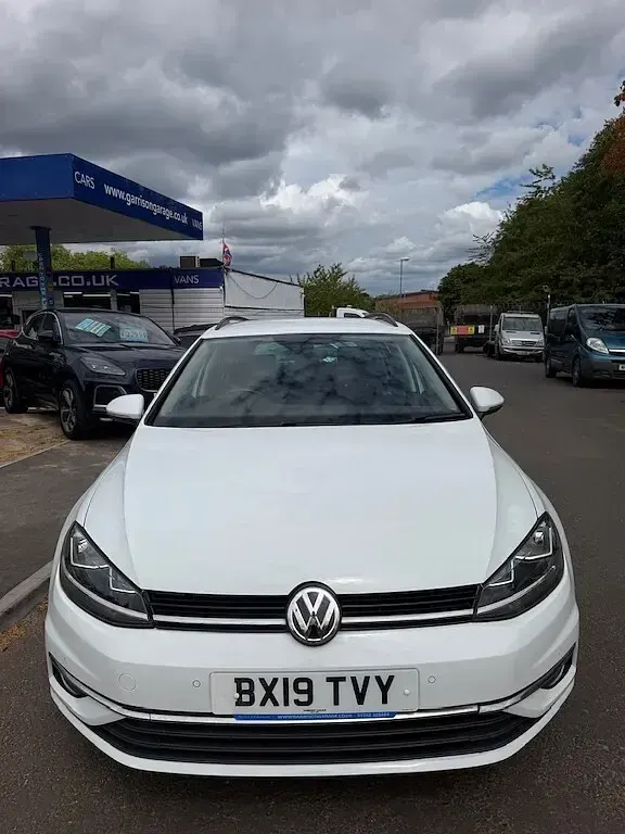 Used VW Golf VII Match 115 HP (84 kW) 2019 White Estate