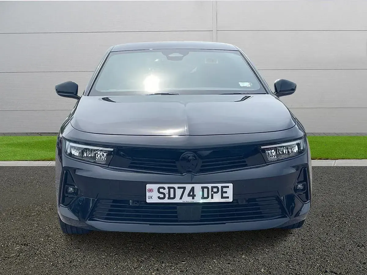 Used Vauxhall Astra 130 HP (95 kW) 2024 Black Estate