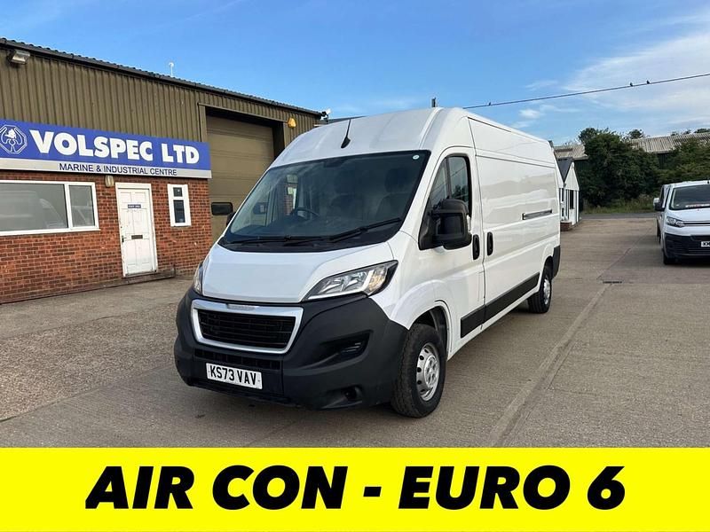 White Used 2023 Peugeot Boxer Premium Van | £13,000 (Super price) - Image 1/2
