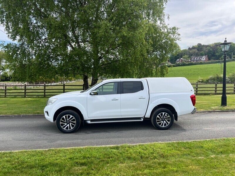 White Used 2019 Nissan Navara N-Connecta Pickup | £12,450 (Super price) - Image 1/4