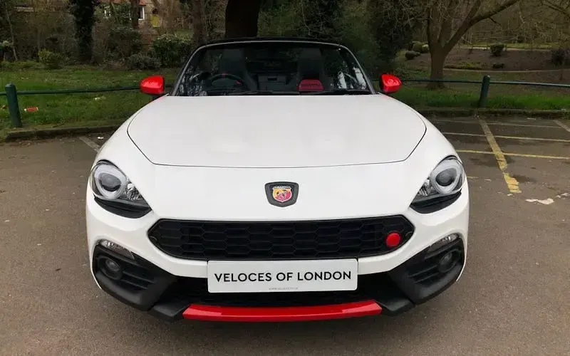 Used Abarth 124 Spider 170 HP (125 kW) 2019 White Cabriolet