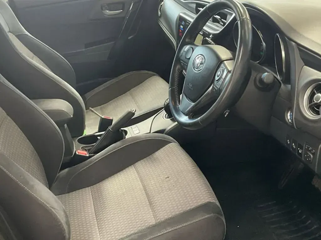 Used Toyota Auris Hybrid Design 2019 Bronze Estate
