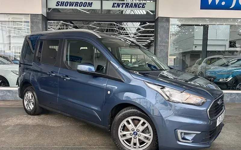 Used Ford Tourneo Connect Titanium 120 HP (88 kW) 2021 MPV