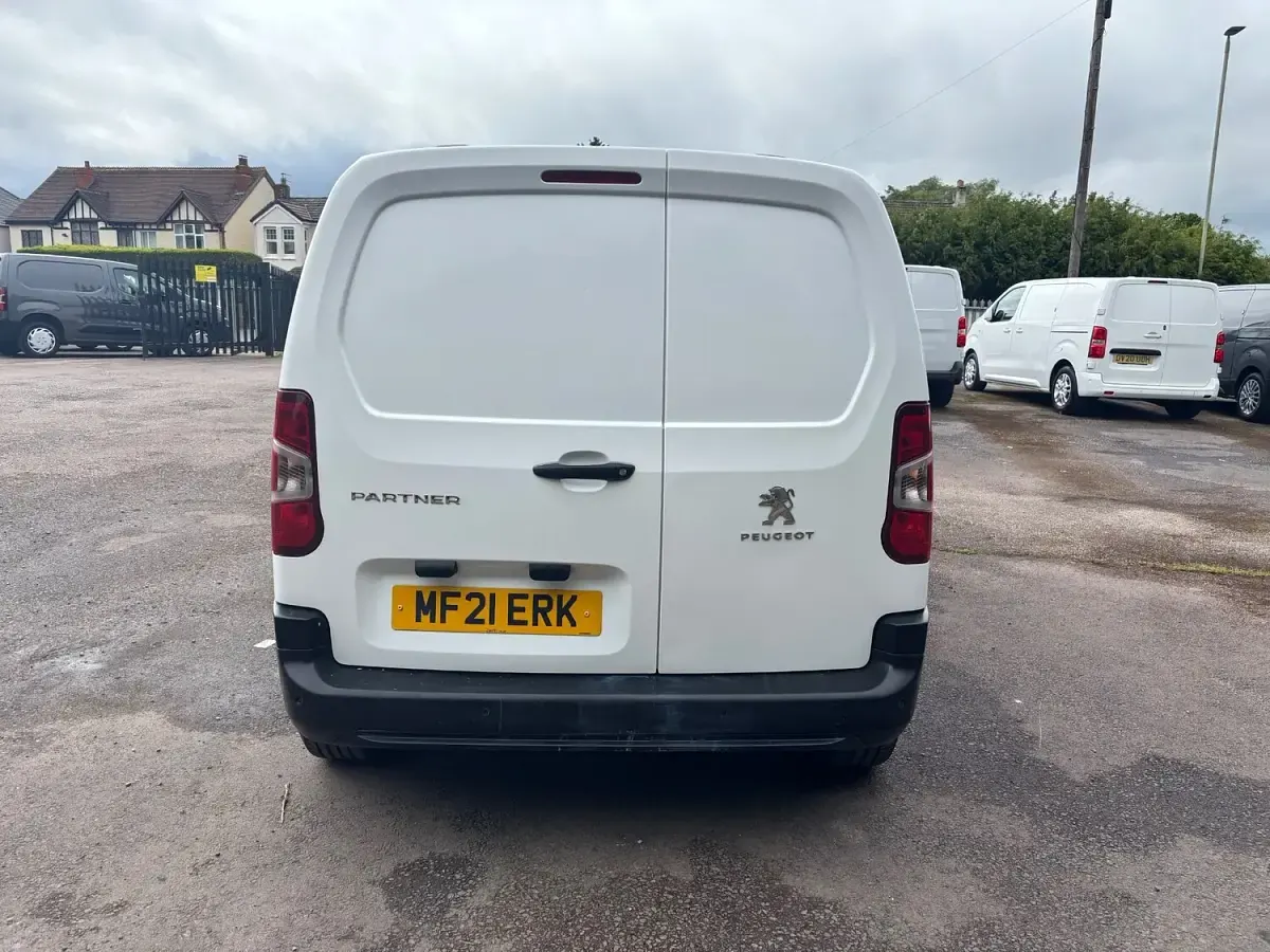 Used Peugeot Partner 2021 White MPV