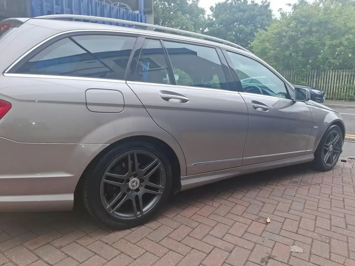 Used Mercedes C180 156 HP (114 kW) 2009 Silver Estate