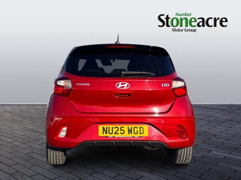 Used Hyundai i10 Premium 79 HP (58 kW) 2025 Red Hatchback