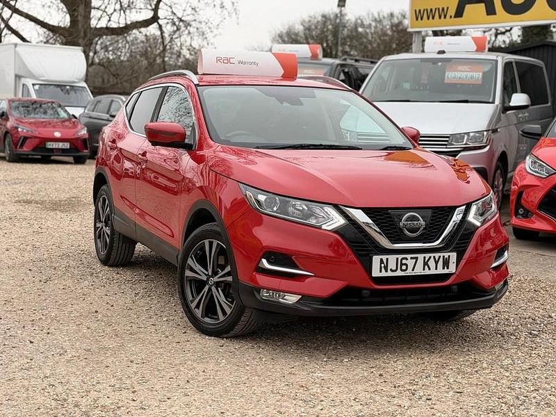 Used Nissan Qashqai N-Connecta 2017 Red SUV