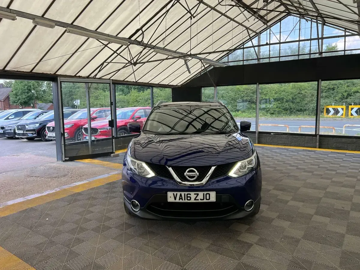Used Nissan Qashqai N-Connecta 110 HP (80 kW) 2016 Blue SUV