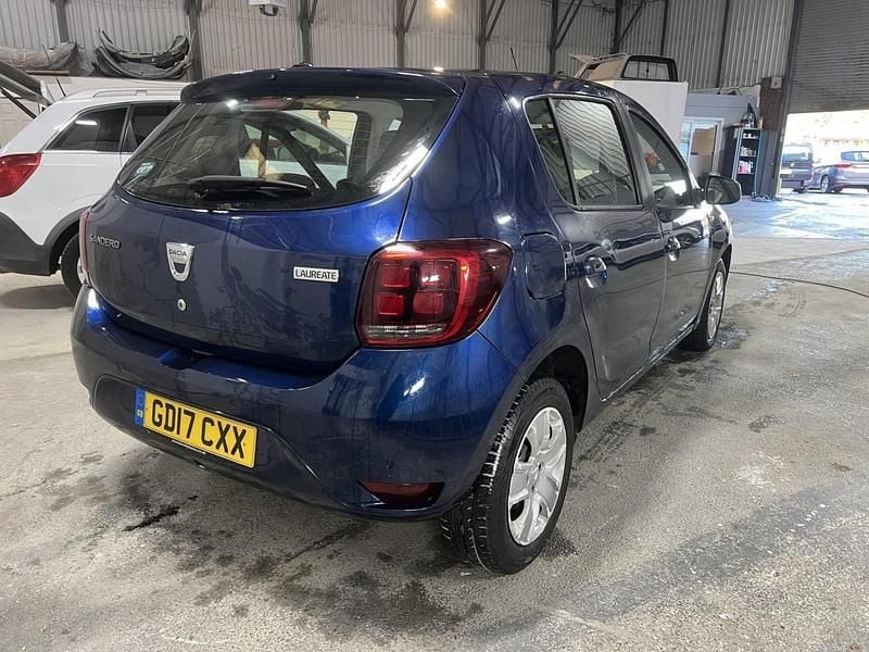 Used Dacia Sandero Lauréate 89 HP (65 kW) 2017 Blue Hatchback
