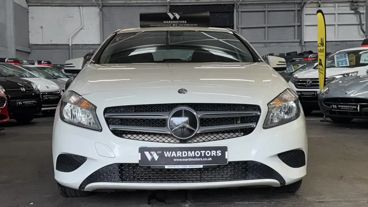 Used Mercedes A180 109 HP (80 kW) 2014 White Hatchback