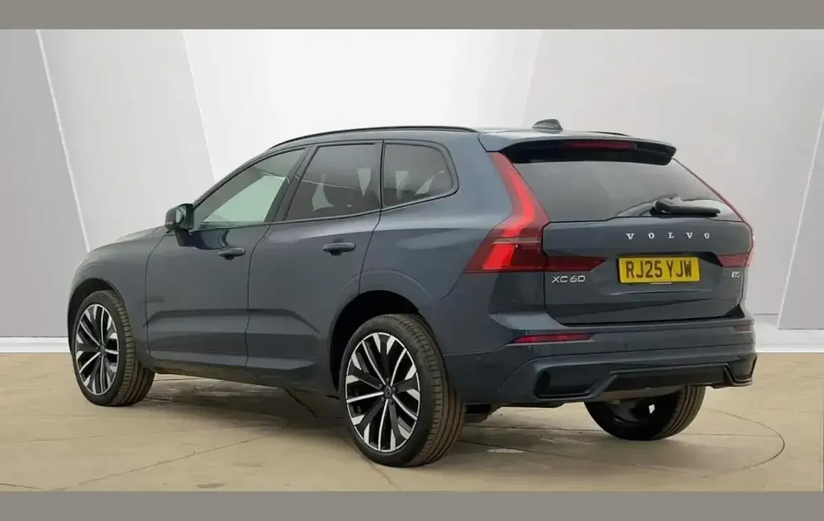 Used Volvo XC60 Ultra 247 HP (181 kW) 2025 Blue SUV