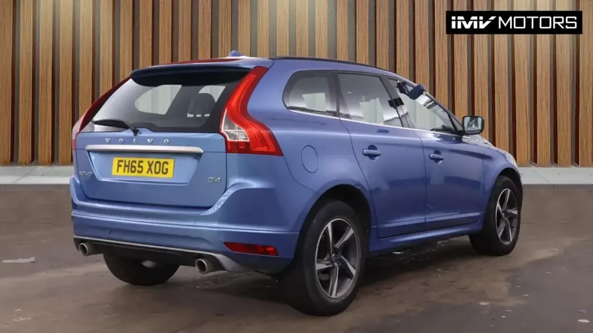 Used Volvo XC60 R-Design 190 HP (139 kW) 2016 Blue SUV