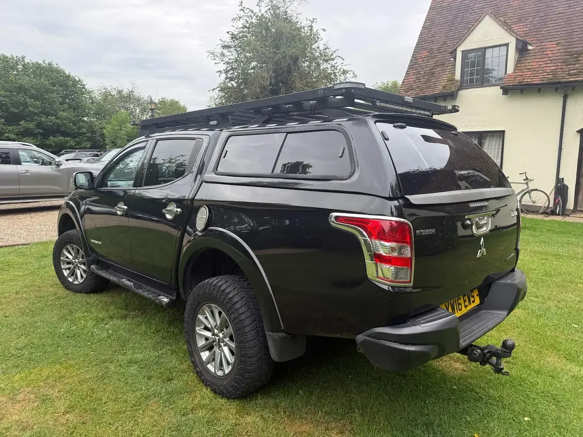 Used Mitsubishi L200 181 HP (133 kW) 2016 Black Pickup