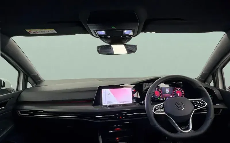 Begagnad VW Golf VIII GTD 200 HK (147 kW) 2023 Vit Halvkombi