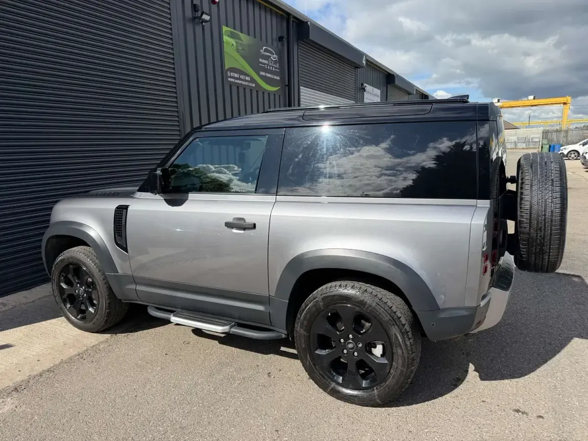 Usado Land Rover Defender 2021 Gris SUV