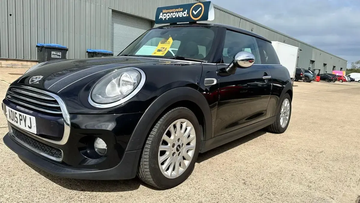 Używany Mini Cooper Hatch 136 KM (100 kW) 2015 Czarny Hatchback