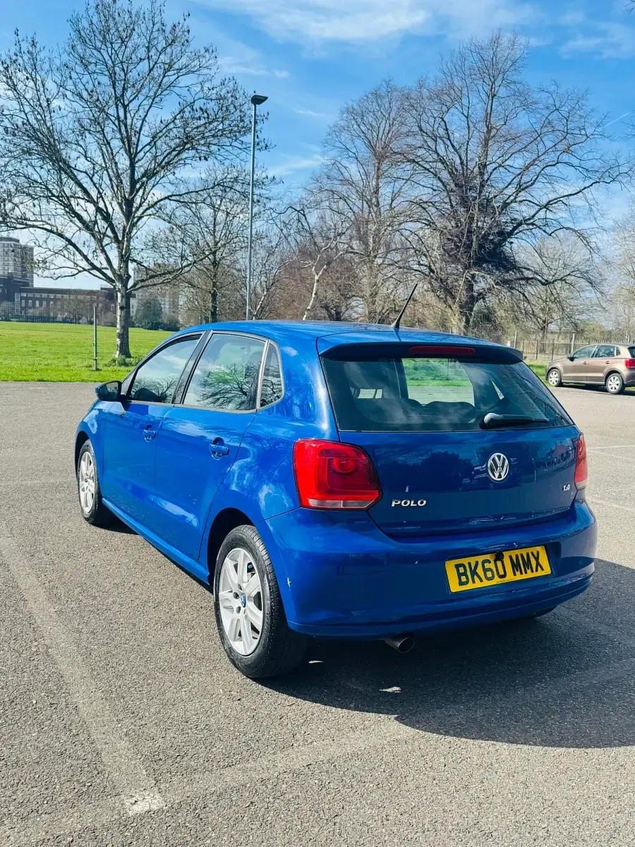 Usado VW Polo SE 85 HP (62 kW) 2010 Azul Citadino