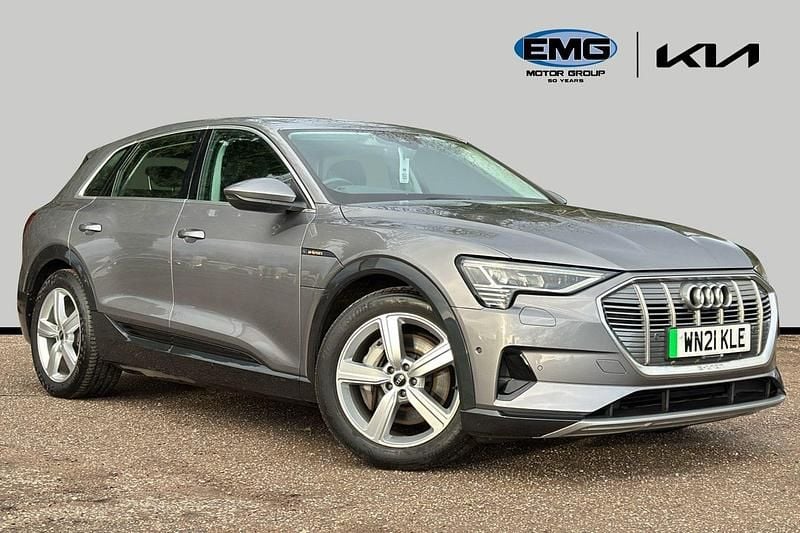 Begagnad Audi e-tron Advanced 230 kW (313 HK) 2021 Grå SUV
