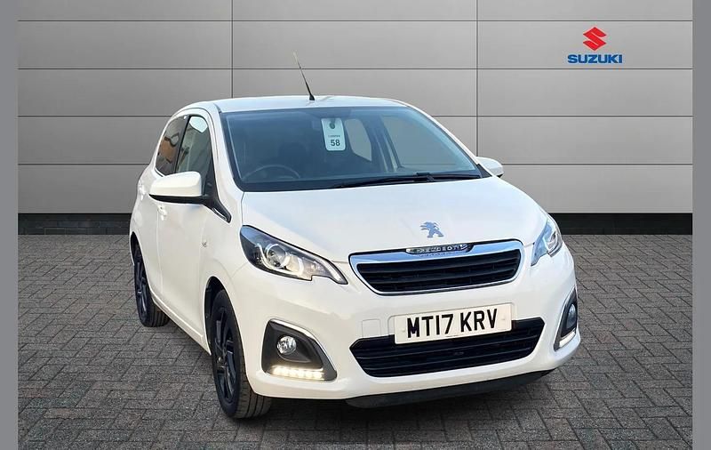 Used Peugeot 108 Allure 80 HP (58 kW) 2017 White Hatchback