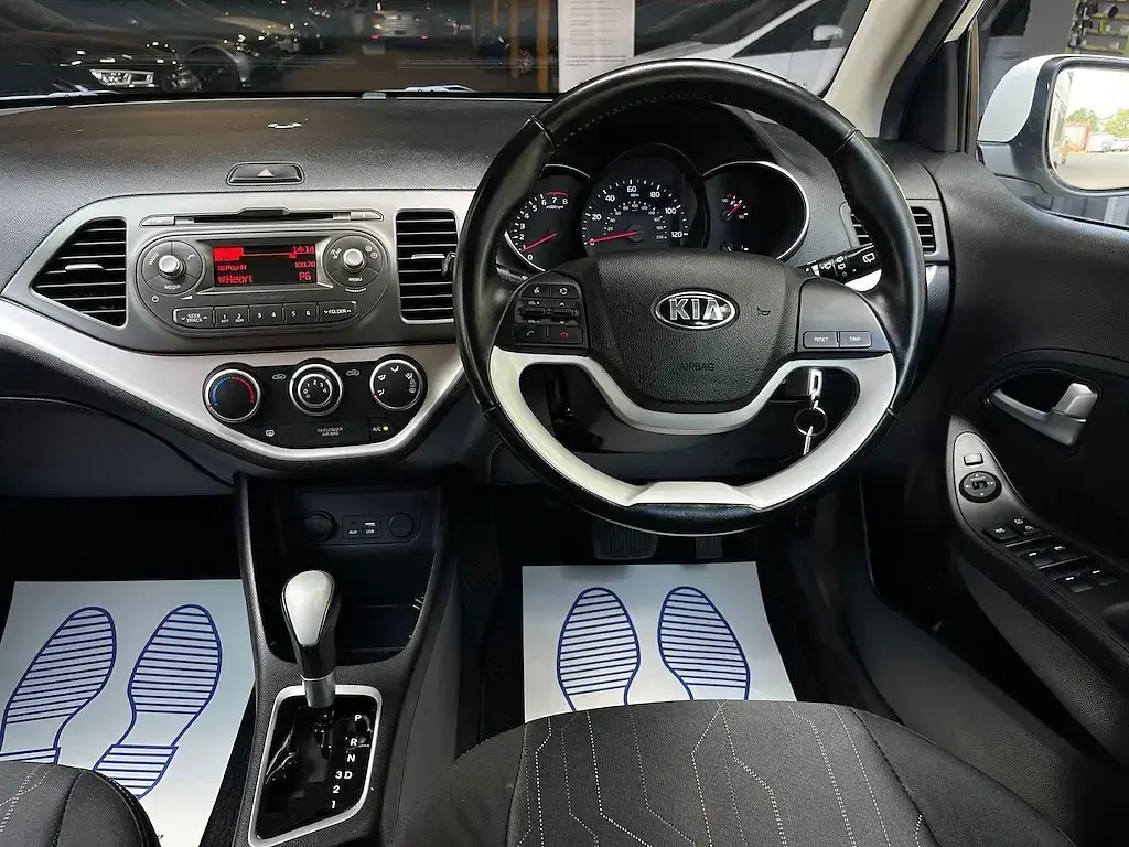 Used Kia Picanto 84 HP (61 kW) 2016 White Hatchback