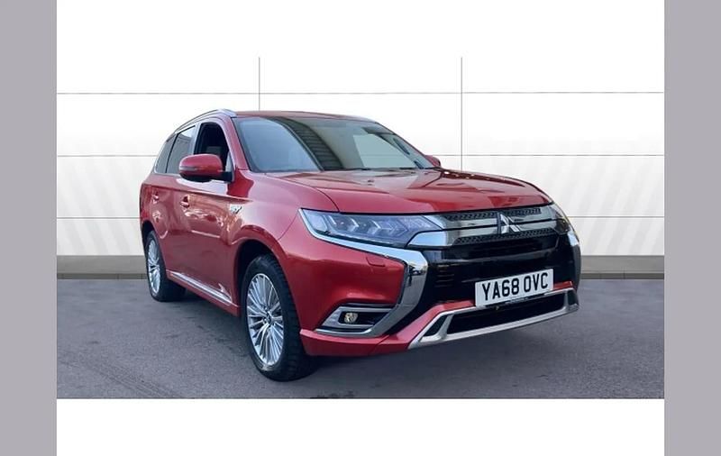 Used Mitsubishi Outlander P-HEV 221 HP (162 kW) 2018 Red SUV