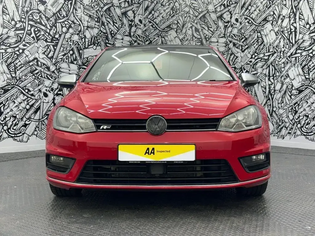 Begagnad VW Golf VII R-line Edition 150 HK (110 kW) 2016 Röd Halvkombi
