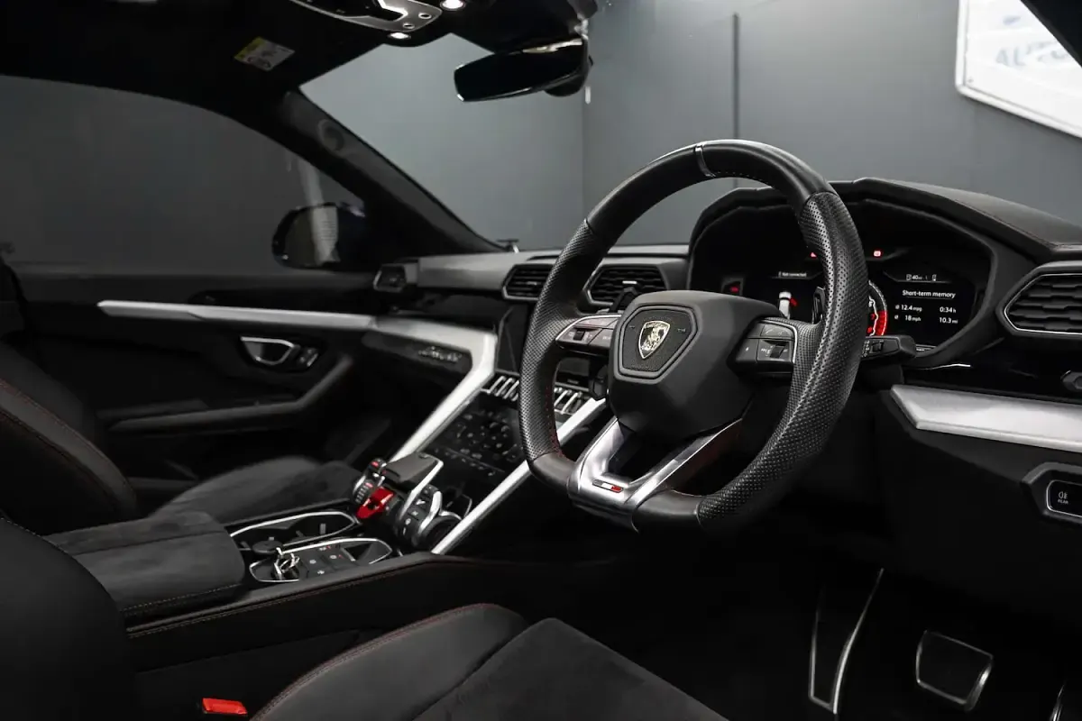 Used Lamborghini Urus 666 HP (489 kW) 2019 Black SUV
