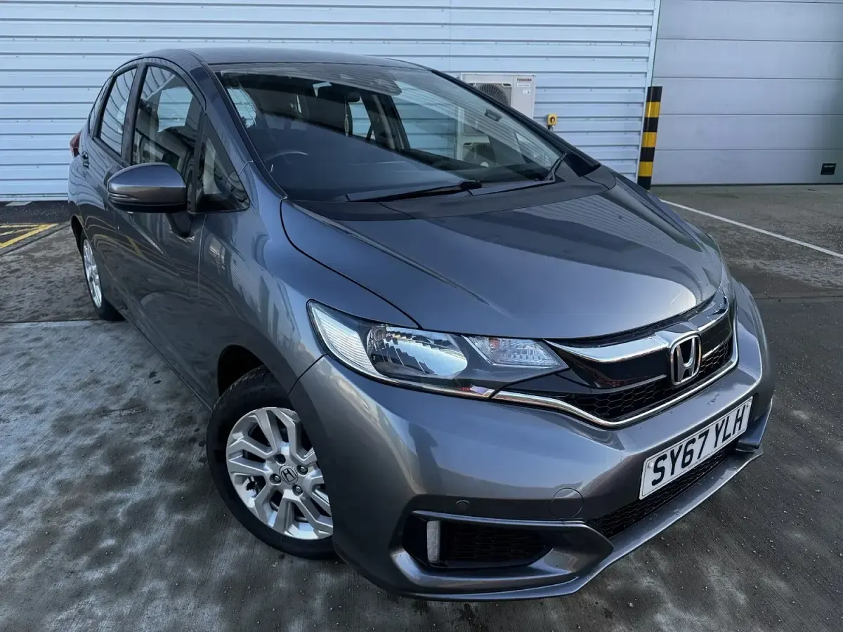 Used Honda Jazz SE 102 HP (75 kW) 2017 Grey Hatchback