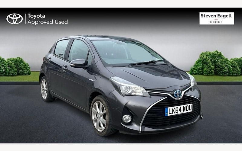 Used Toyota Yaris Hybrid 101 HP (74 kW) 2016 Hatchback