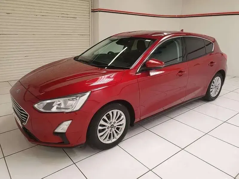 Gebraucht Ford Focus Titanium 2019 Rot Kleinwagen