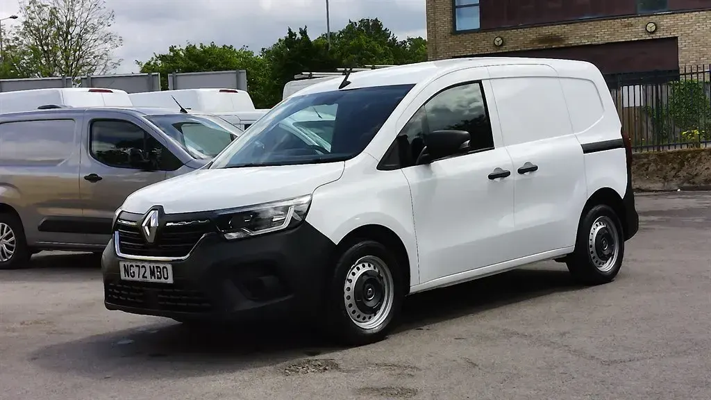 Usado Renault Kangoo 2023 Blanco Monovolumen