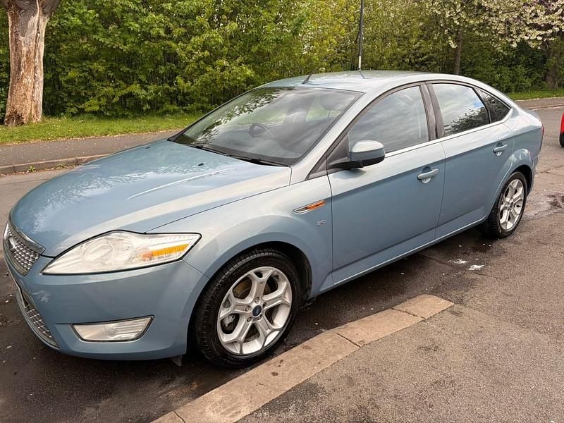 Begagnad Ford Mondeo Titanium 140 HK (102 kW) 2009 Blå Halvkombi