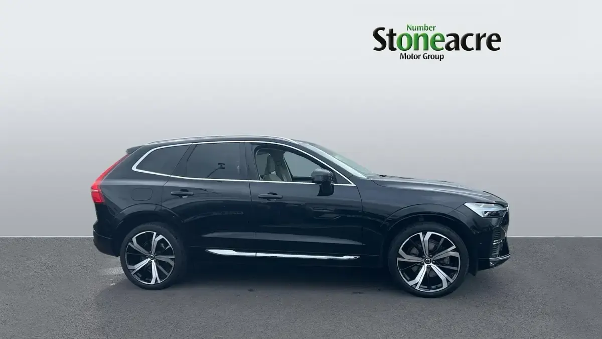 Used Volvo XC60 Ultra 250 HP (183 kW) 2025 Black SUV
