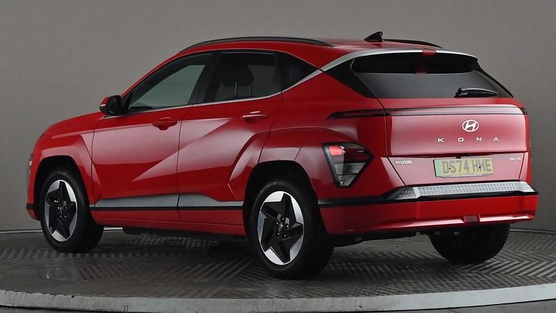 Used Hyundai Kona Advanced 114 kW (156 HP) 2024 Red SUV