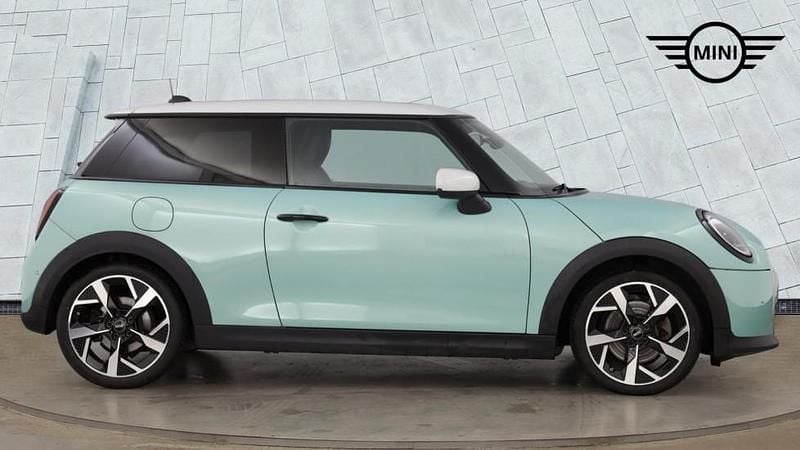 Used Mini Cooper Exclusive 156 HP (114 kW) 2024 Ocean wave green Hatchback