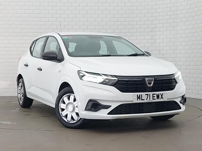 Used Dacia Sandero Essentiel 67 HP (49 kW) 2021 White Hatchback