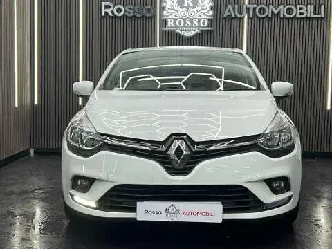 Used Renault Clio IV Iconic 2019 White Hatchback
