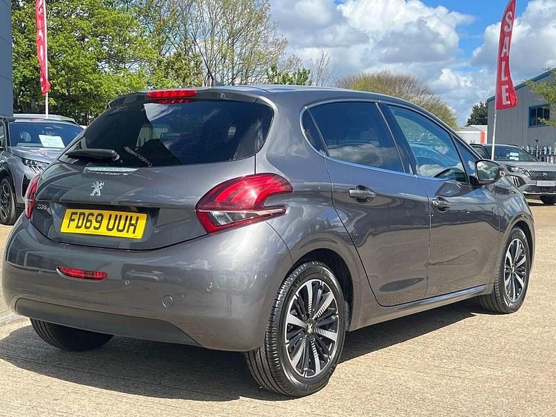 Używany Peugeot 208 S 101 KM (74 kW) 2019 Szary Hatchback