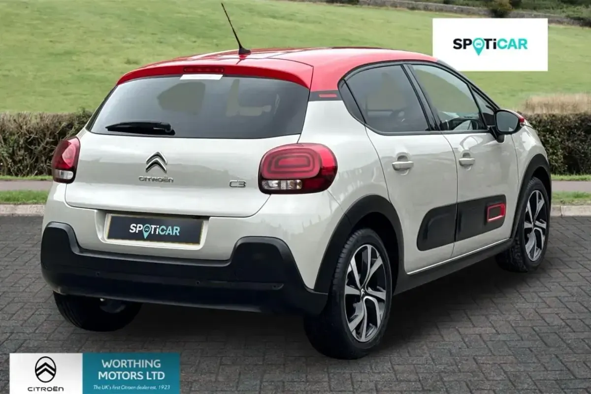 Używany Citroën C3 PureTech 108 KM (79 kW) 2023 Brązowy Hatchback