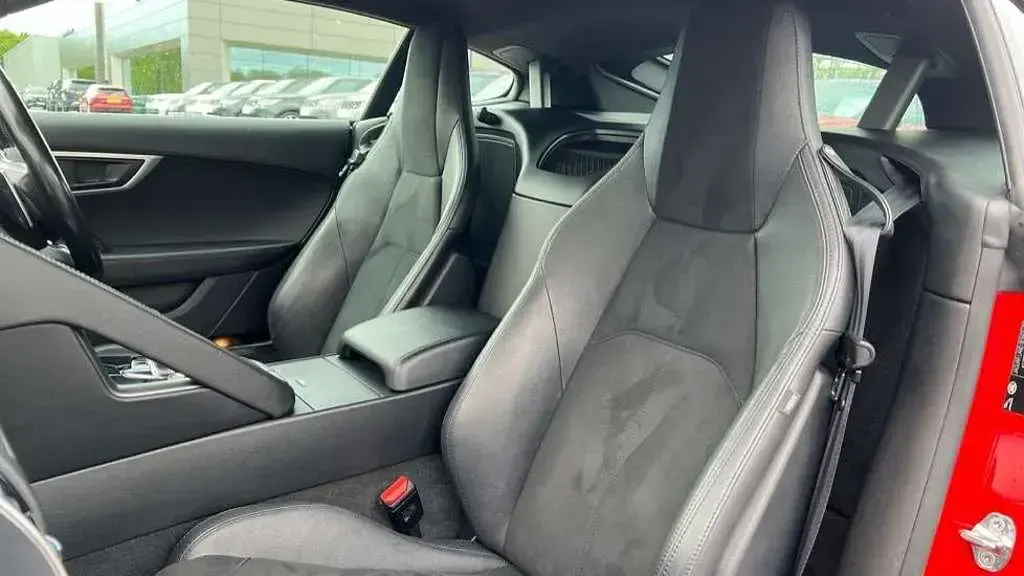 Used Jaguar F-Type R-Dynamic 300 HP (220 kW) 2018 Red Coupe