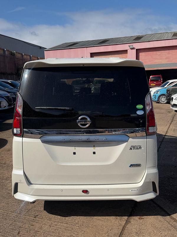 Used Nissan Serena 2017 White MPV